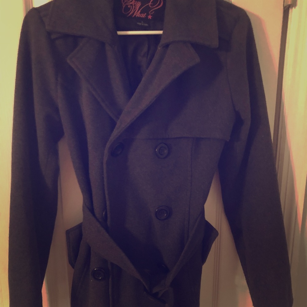 Women’s belted peacoat, excellent condition! L
